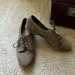 Gianni Bini lace up shoes